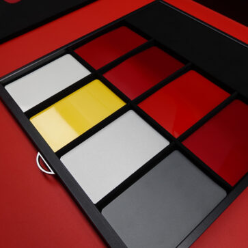 ボクはなぜフェラーリに「ロッソ（レッド）」を選ばないのか？そして今回選んだ「パープル（紫）」の意味、それが象徴することろとは