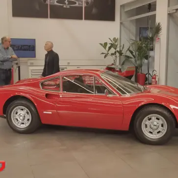 フェラーリV12至上主義を打ち破った「ディーノ」の真実とは。フェラーリに特別招待されたジャーナリストが動画を公開