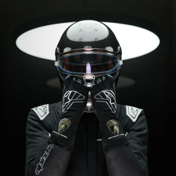 「ランボルギーニ×アルパインスターズ」始動。レーシングエクイップメントが販売開始、スーツ、シューズとグローブともにFIA / SFI認証済み