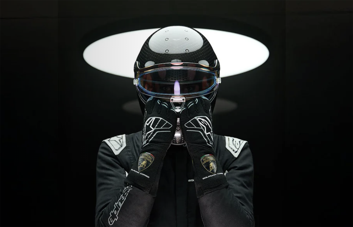 「ランボルギーニ×アルパインスターズ」始動。レーシングエクイップメントが販売開始、スーツ、シューズとグローブともにFIA / SFI認証済み