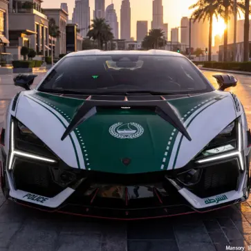 マンソリーの勢いスゴいな・・・。ドバイ警察にランボルギーニ・レヴエルトのカスタム車両を納車、このパトカーになら追いかけられたい。なおナンバープレートは「3」、その位置にも注目