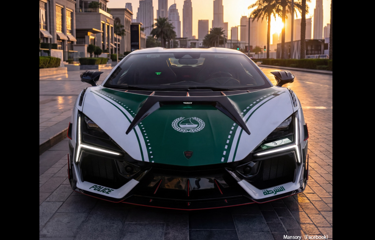 マンソリーの勢いスゴいな・・・。ドバイ警察にランボルギーニ・レヴエルトのカスタム車両を納車、このパトカーになら追いかけられたい。なおナンバープレートは「3」、その位置にも注目