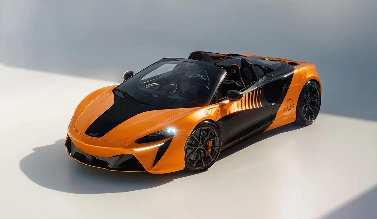 【世界限定10台】マクラーレンがF1王者奪還を祝う「アルトゥーラ・スパイダー MCL39」を発表。ノリス初戴冠の記憶を纏う仕様に