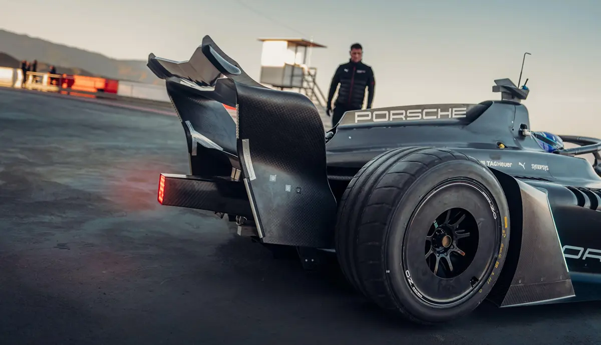 ポルシェの次世代フォーミュラEマシン「GEN4」の開発がいよいよ最終段階へ。EVの限界を突破する「革命」の全貌とは