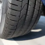 タイヤの溝が残っていても要注意。サイドウォールのひび割れ「ドライロット（オゾンクラック）」の恐怖と対策