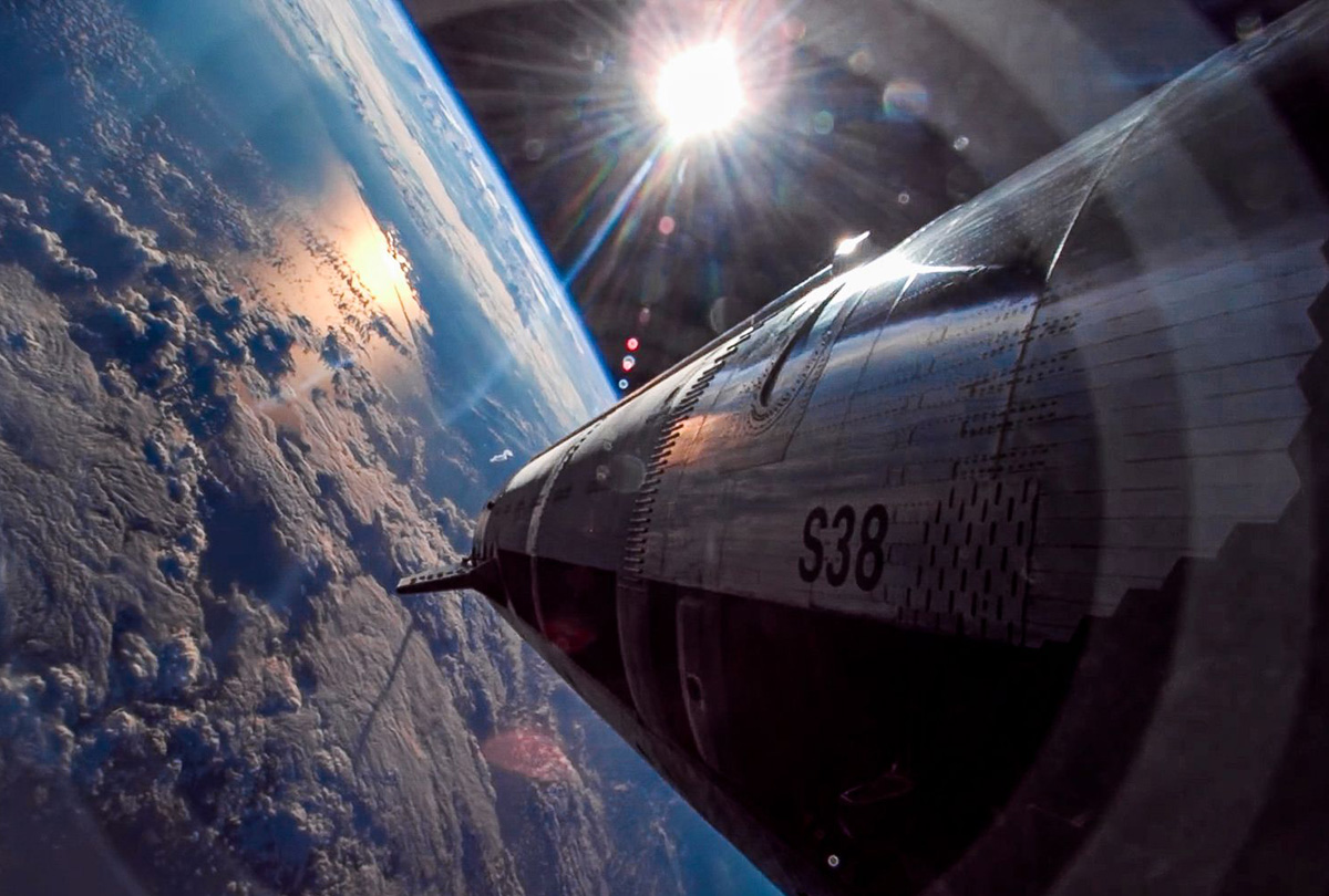 【宇宙AI革命】イーロン・マスク率いるSpaceXが「100万基の衛星打ち上げ」を申請。xAI買収で狙う“地球外計算センター”の全貌とは