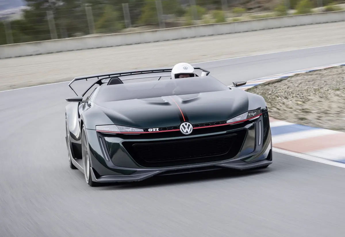 【祝ゴルフGTI 50周年】VWが封印を解き「現実しなかった」過激すぎるGTIコンセプトカーたちを公開。なんと「ミドシップ12気筒」も