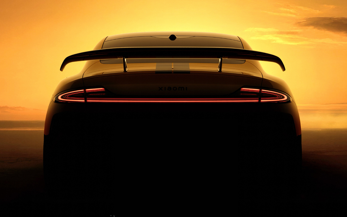 シャオミの本気。ニュル制覇記念限定モデル「ニュルブルクリンク ノルドシュトライフェ限定版」の本気度がスゴかった。4ドアなのに後席除去、そしてゴッツいロールケージ