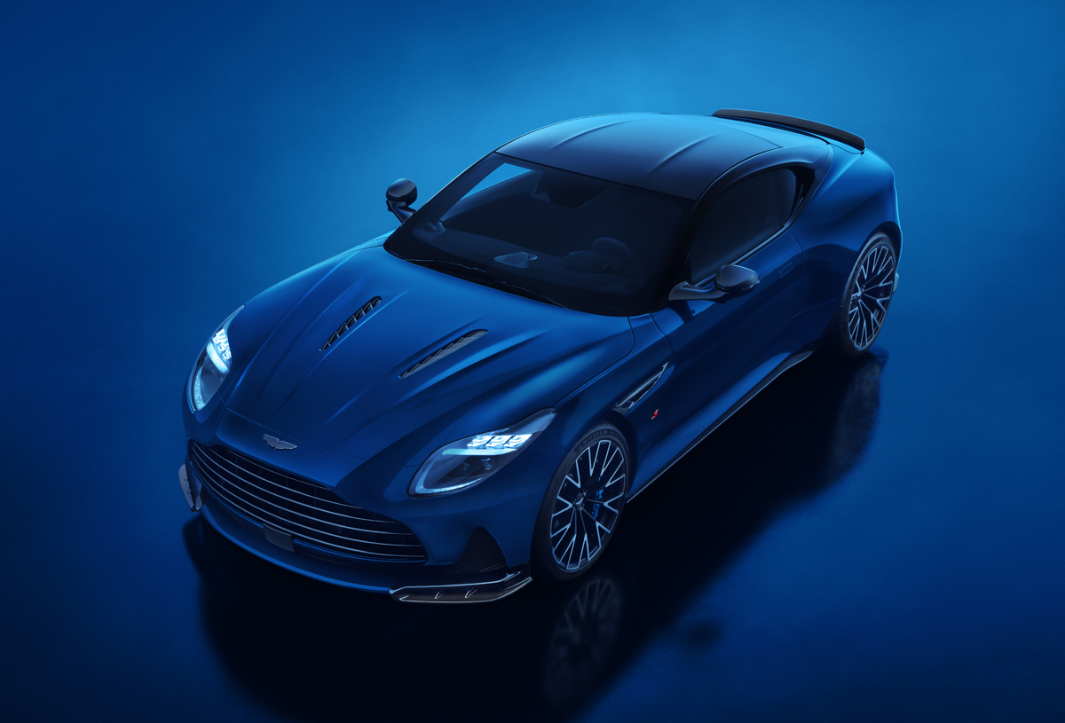 アストンマーティンDB12S 斜め前からの公式フォト