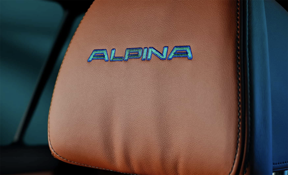 アルピナのフラッグシップ、XB7の最終限定モデル、「XB7 マヌファクトゥーア」のヘッドレスト