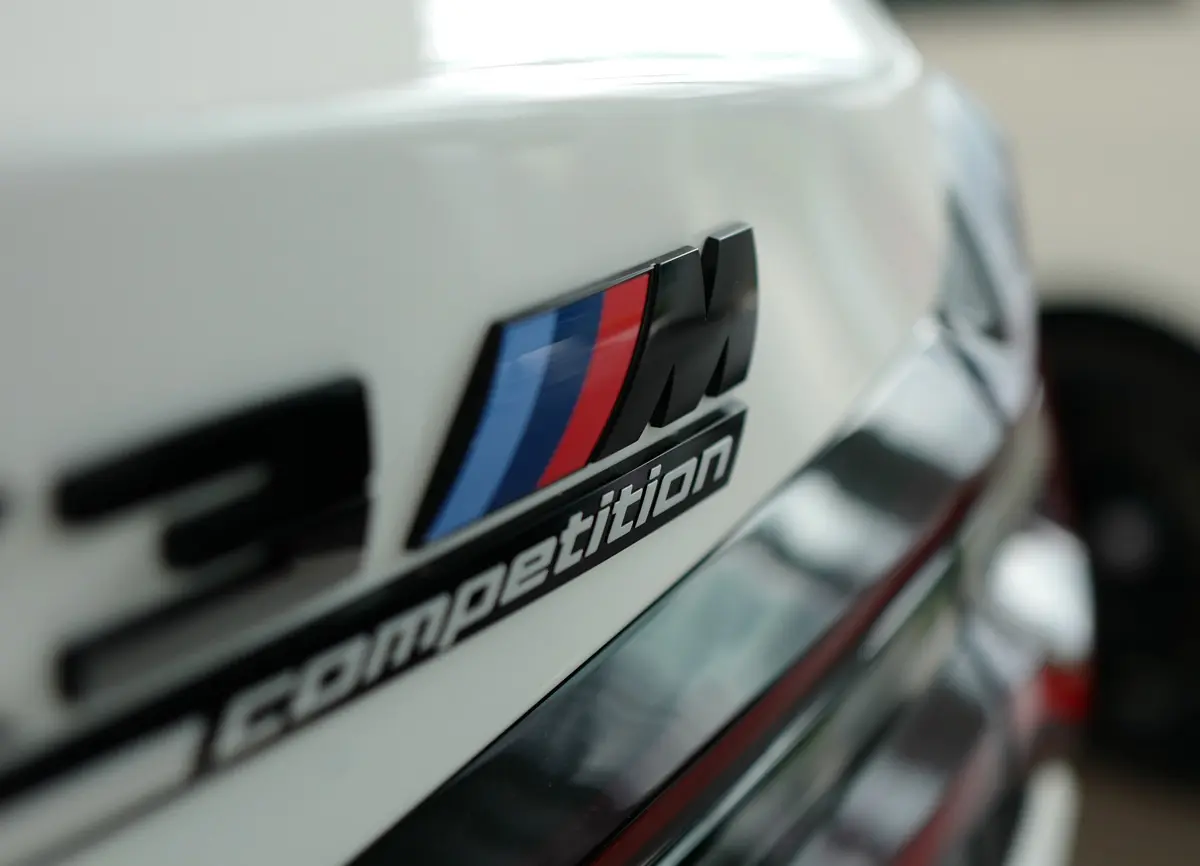 BMWが「あえて」シングルターボを選ぶ理由とは？ツインターボ神話を覆す驚異の効率性を考察する。直6にこだわり続けたからこそ可能となった真実とは