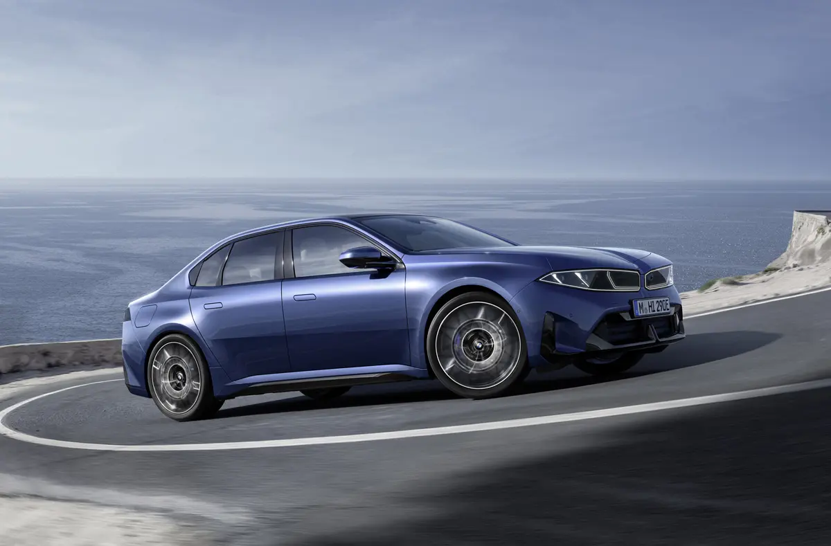 BMW i3のエクステリア〜フロント（走行）