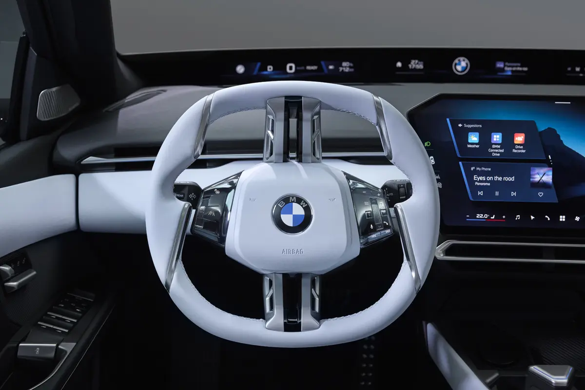 BMW i3のインテリア〜ステアリングホイール