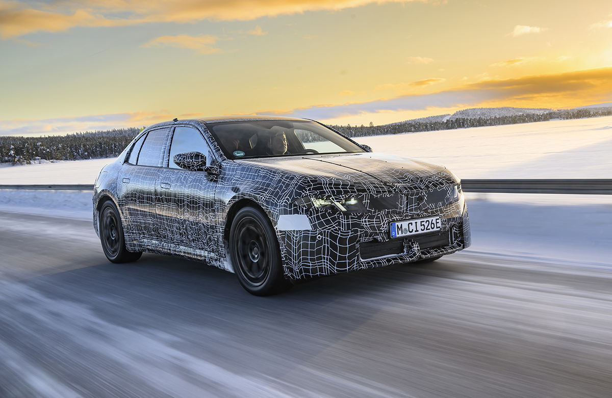 BMWの革命児、次世代EV「i3」が北極圏に降臨。3月18日のデザイン解禁を前に「Heart of Joy」の全貌が判明