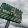 ベントレー・ボーイズへの敬意を示した看板