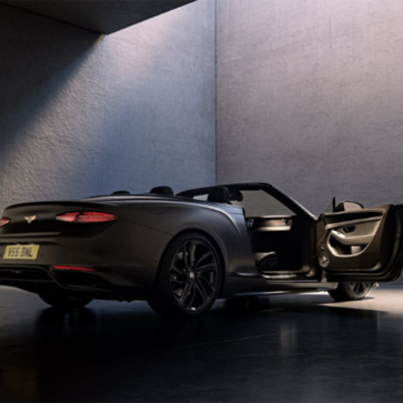 ベントレー・ヴィルトゥオーゾ・コレクション～NEIM製高級オーディオを搭載したコンチネンタルGTCの全景～リア