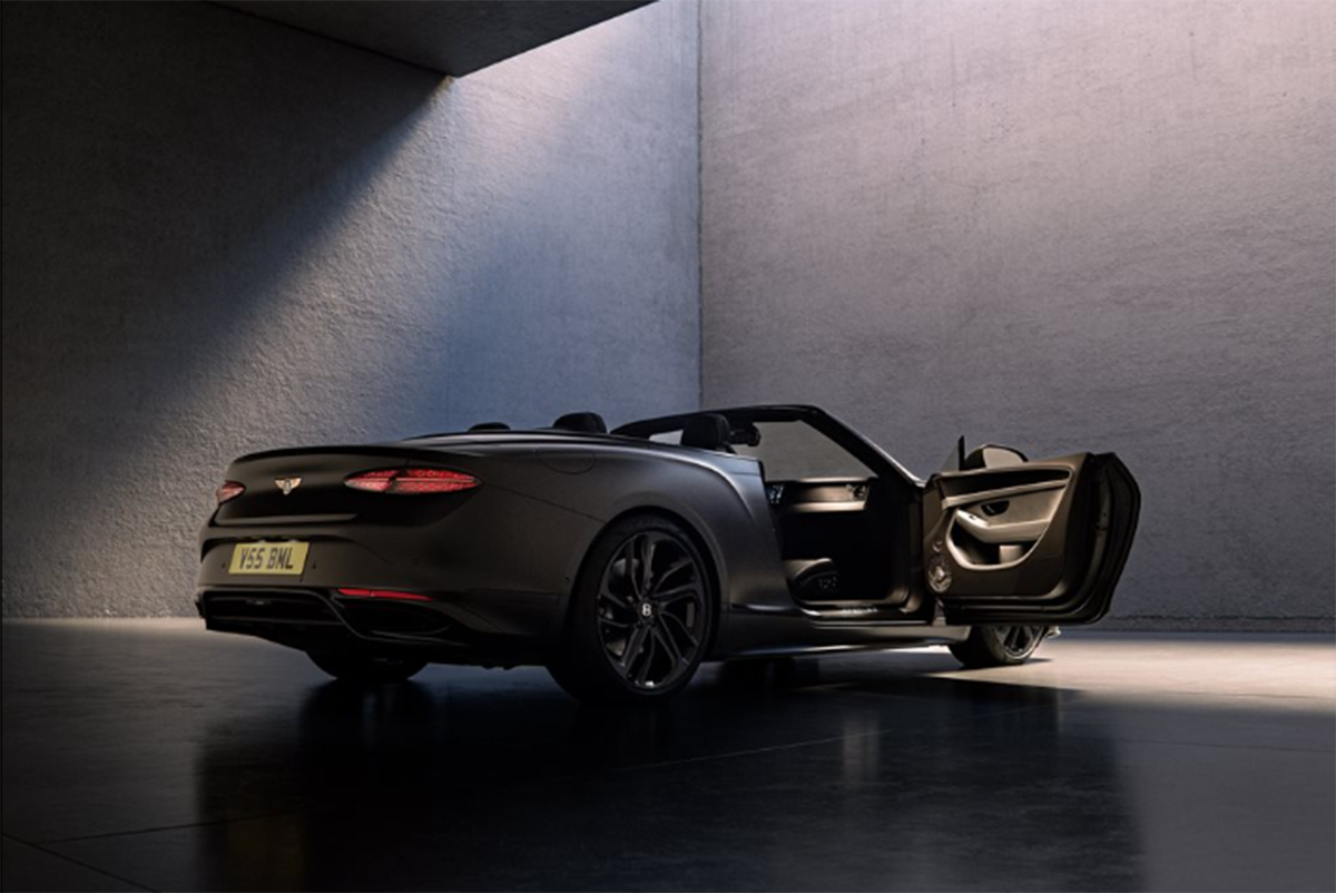 ベントレー・ヴィルトゥオーゾ・コレクション～NEIM製高級オーディオを搭載したコンチネンタルGTCの全景～リア