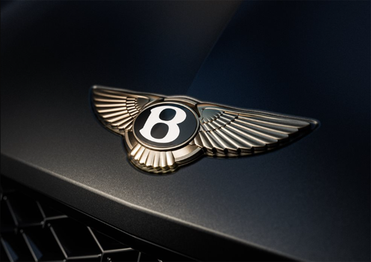 ベントレー・ヴィルトゥオーゾ・コレクション～NEIM製高級オーディオを搭載したコンチネンタルGTのエンブレム