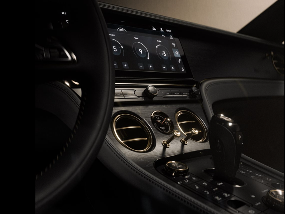 ベントレー・ヴィルトゥオーゾ・コレクション～NEIM製高級オーディオを搭載したコンチネンタルGTのインテリア～センターコンソール