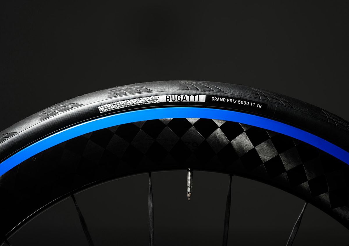 ブガッティとファクターバイクとのコラボレーションによる自転車～リムとタイヤ