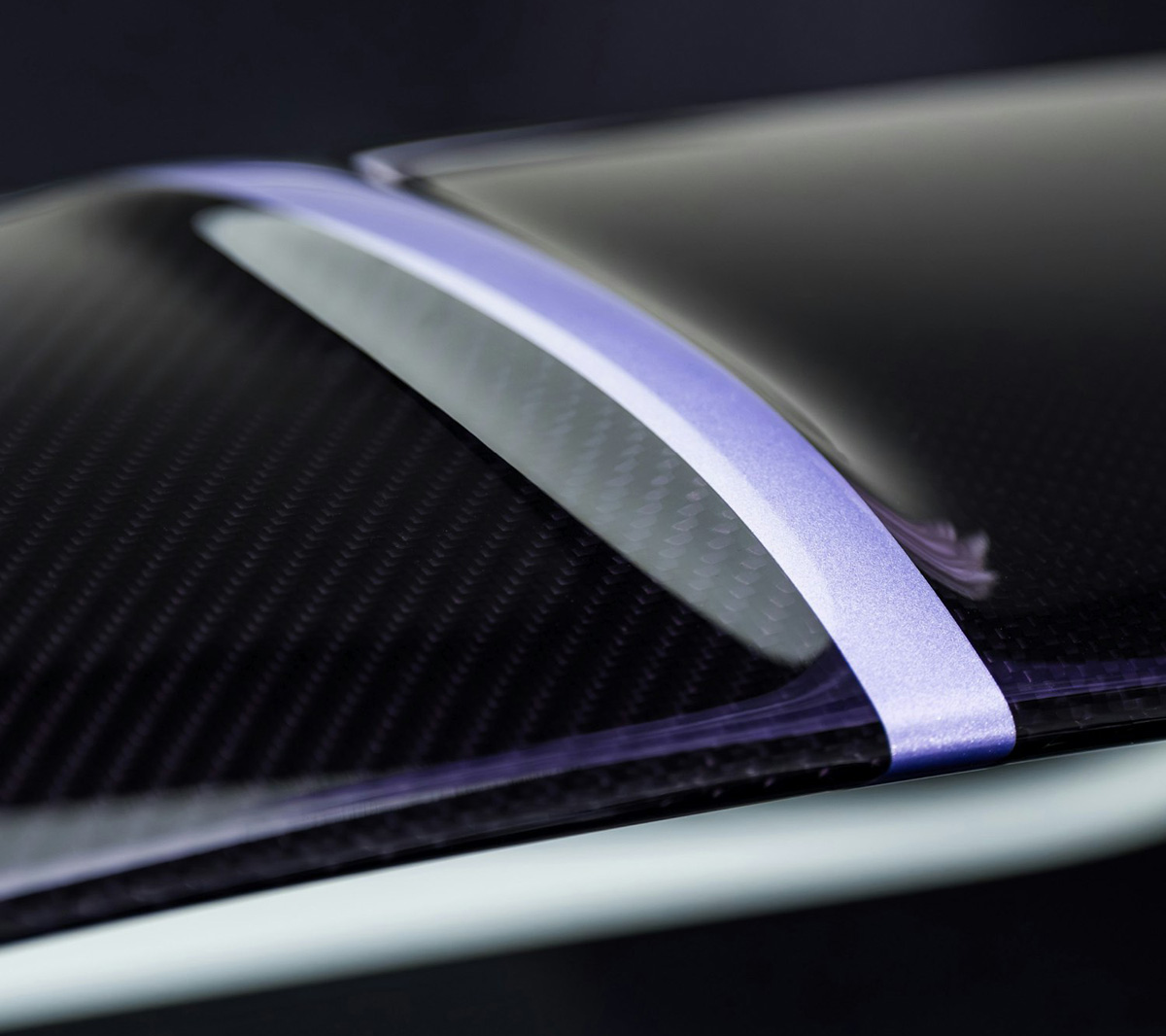 ブガッティ W16ミストラルのワンオフモデル「キャロライン」カーボンファイバー