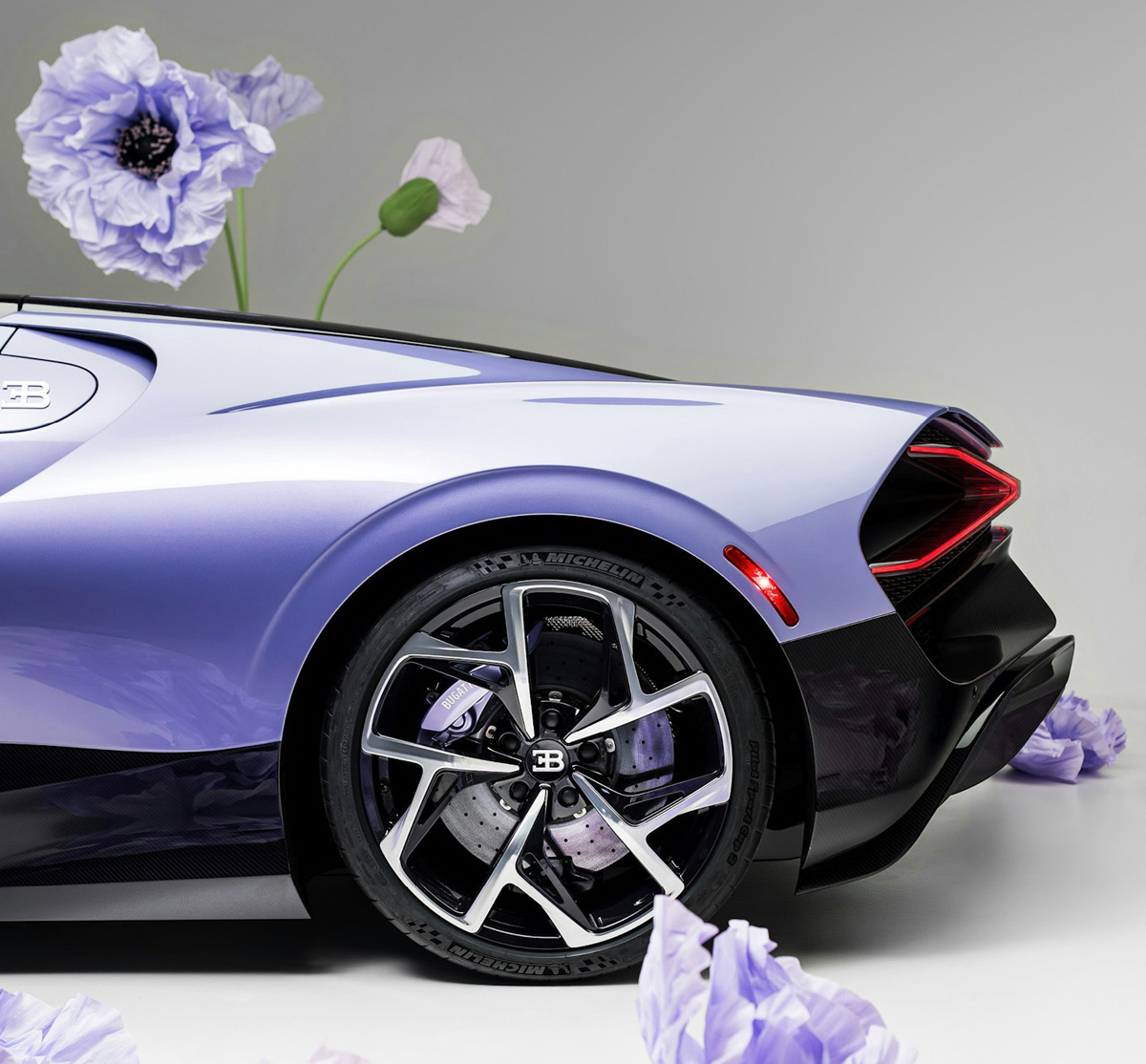 ブガッティ W16ミストラルのワンオフモデル「キャロライン」〜リアサイド