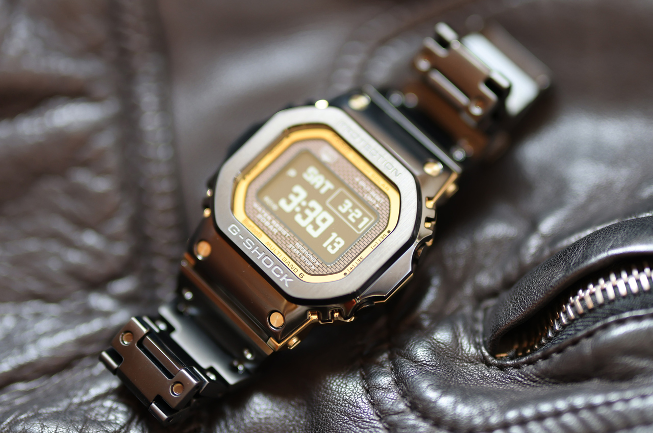 カシオの腕時計、G-SHOCK「GMW-BZ5000BD-1JF」全景