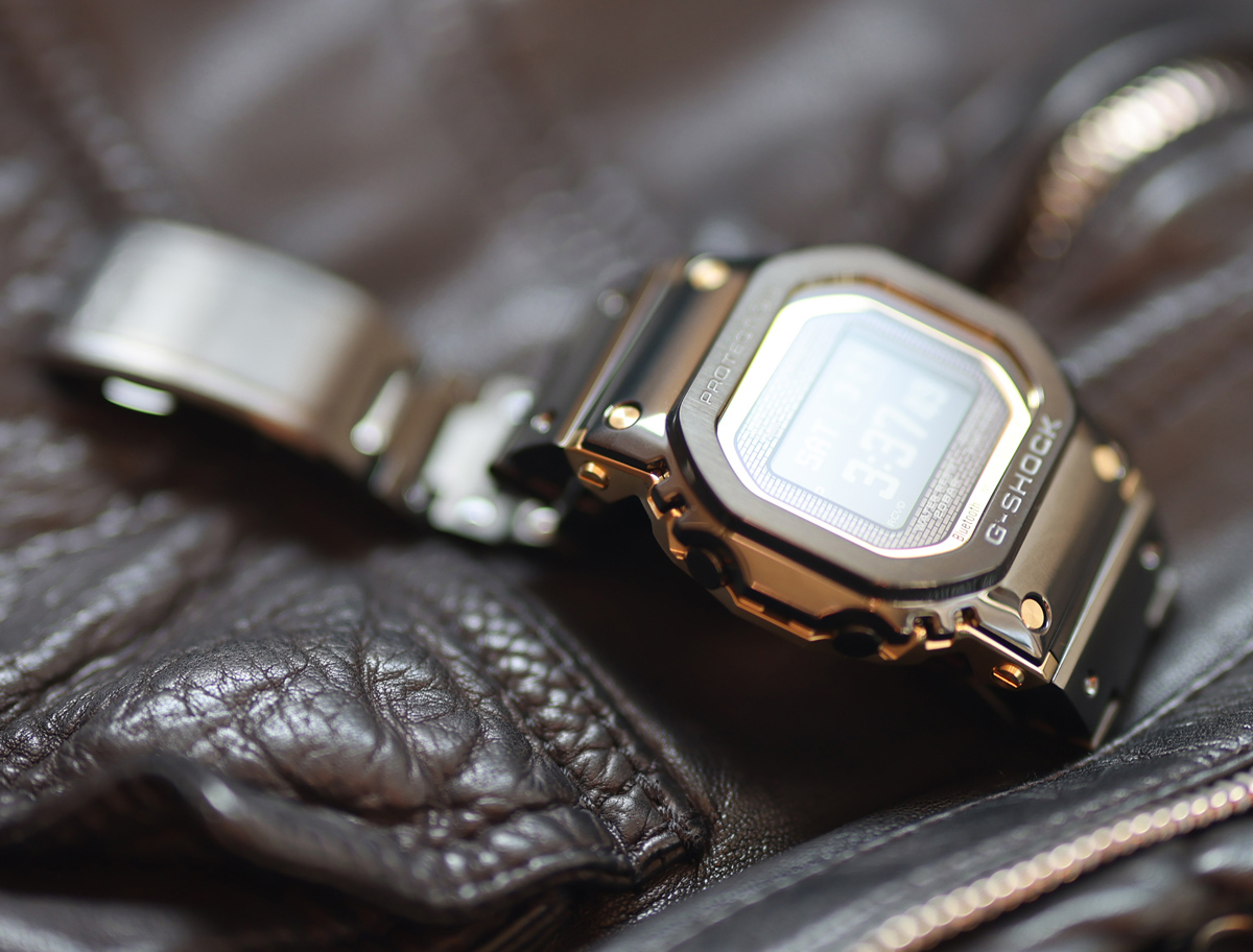 カシオの腕時計、G-SHOCK「GMW-BZ5000BD-1JF」文字盤とベゼル