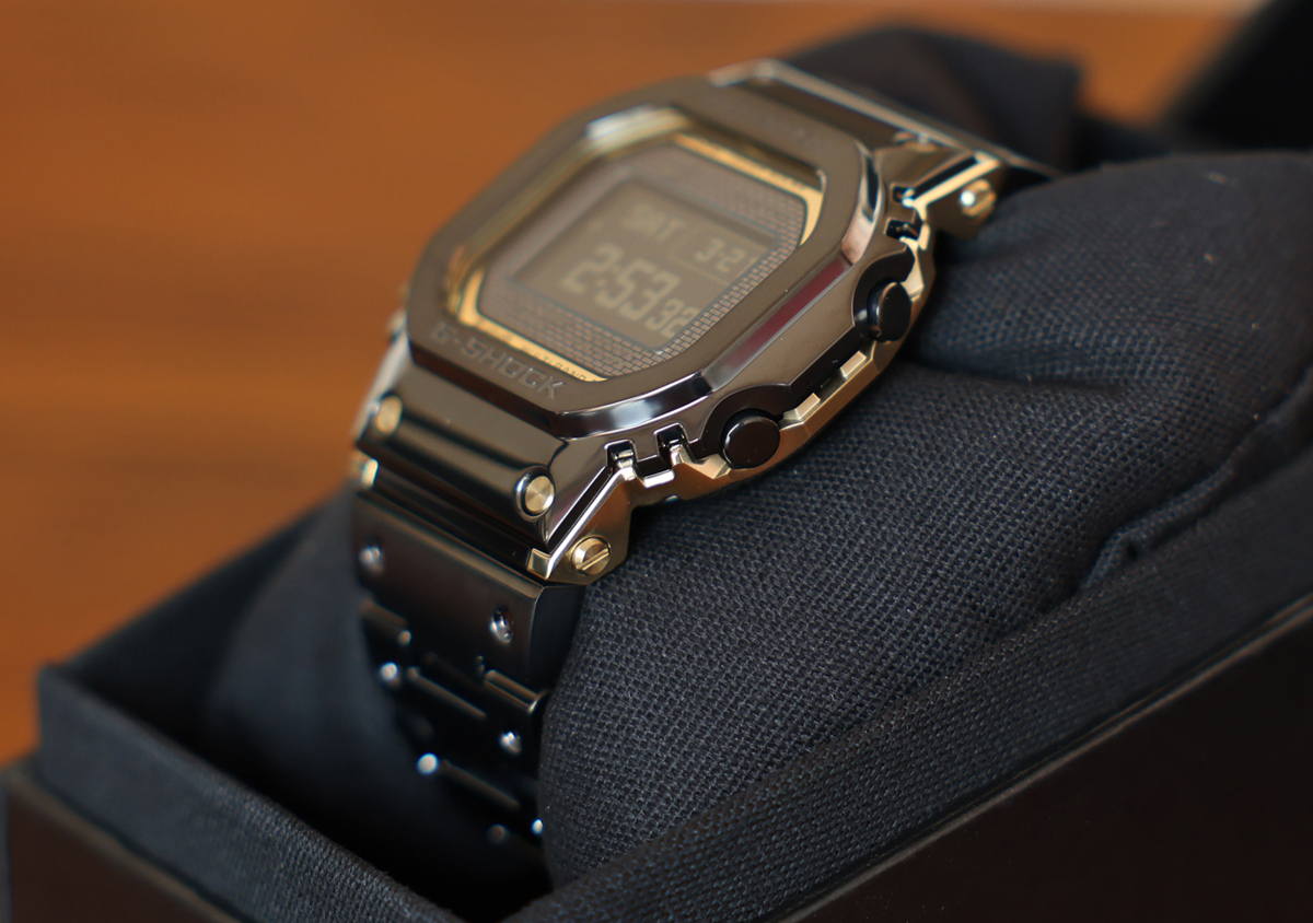 カシオの腕時計、G-SHOCK「GMW-BZ5000BD-1JF」開梱状態