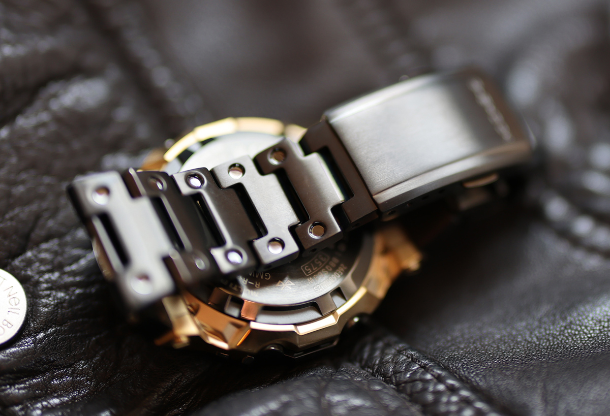 カシオの腕時計、G-SHOCK「GMW-BZ5000BD-1JF」〜ベルト（バンド）