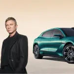 BYD傘下のブランド、DENZA（デンザ）とのパートナーシップ契約を締結したダニエル・クレイグ