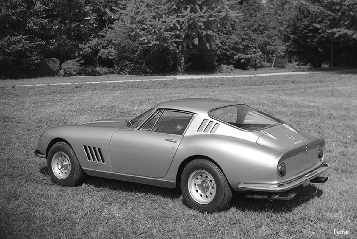 フェラーリ275GTB4(リアサイド、停止状態)