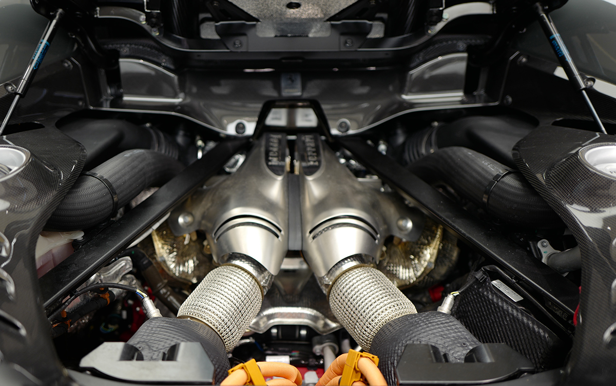 フェラーリ296GTB / 296GTSのV6ターボエンジン（エンジンルーム）