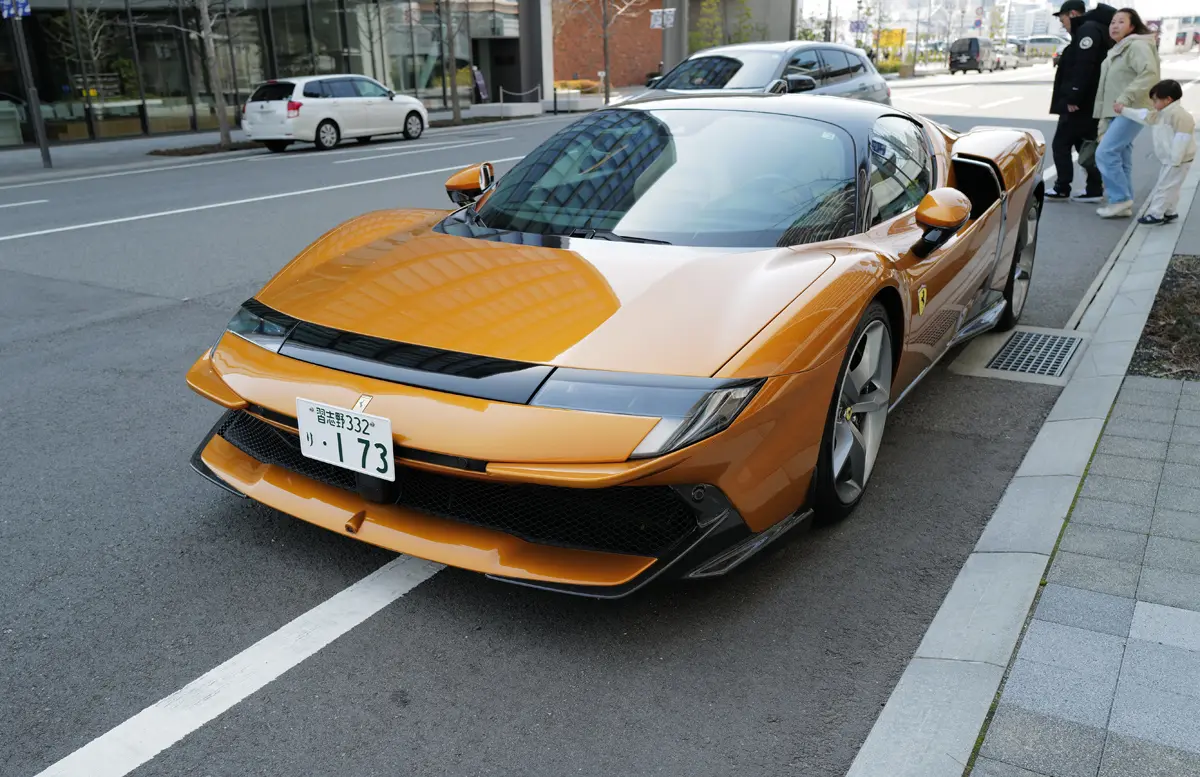 フェラーリ849テスタロッサの全景〜フロントサイド