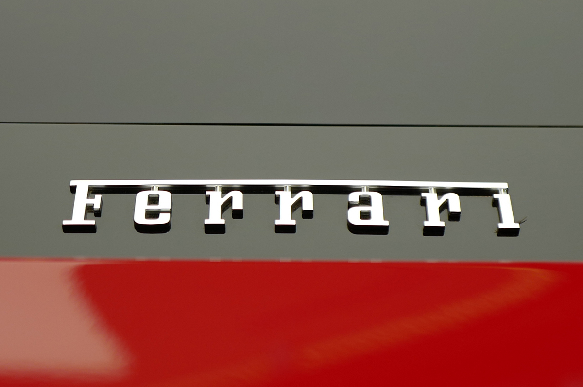 フェラーリのエンブレム（ロゴ）