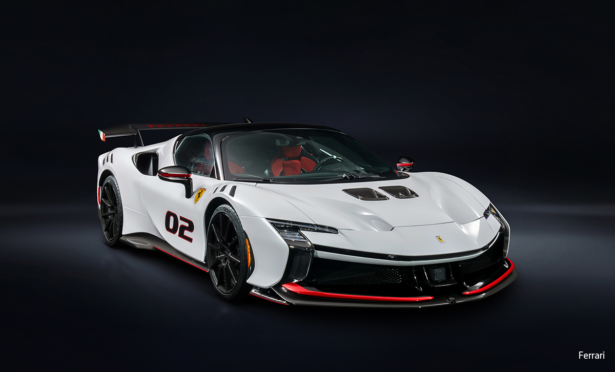 テーラーメイドにてカスタムしたフェラーリSF90XX全景