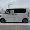 ホンダの軽自動車、N-BOXの全景〜サイド