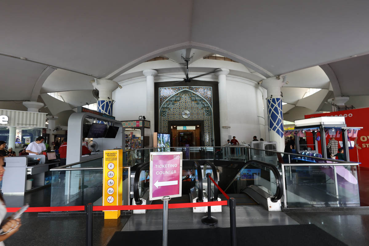 マレーシアはクアラルンプールにてKLタワーの展望台からの眺め(グラスボックス)