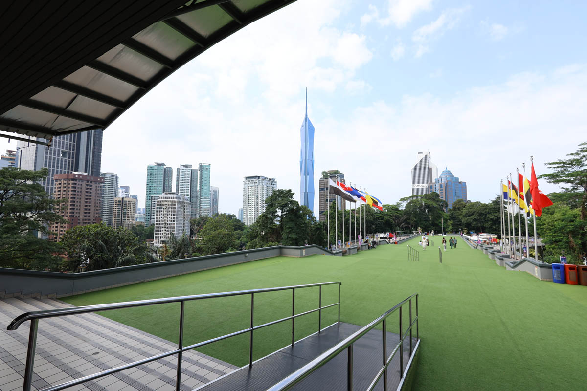 マレーシアはクアラルンプールにてKLタワーの展望台からの眺め(グラスボックス)