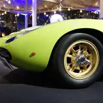 ランボルギーニ・ミウラのフロントフェンダーとホイール