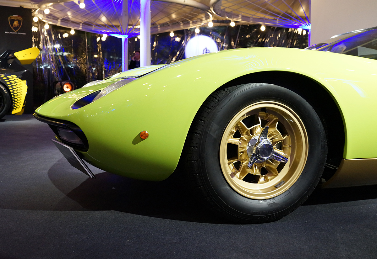 ヴェルデ・スキャンダルのランボルギーニ・ミウラ（ホイール拡大）