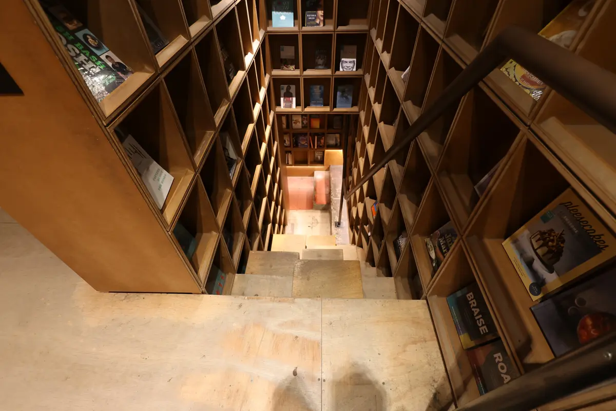 マレーシア クアラルンプールの「奇妙な」書店、BookXcess RexKLの館内