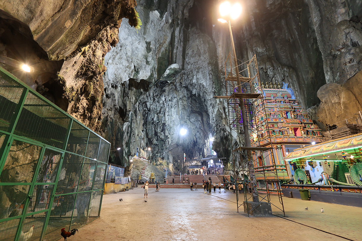 マレーシア クアラルンプールにあるバツー洞窟にて(洞窟内)