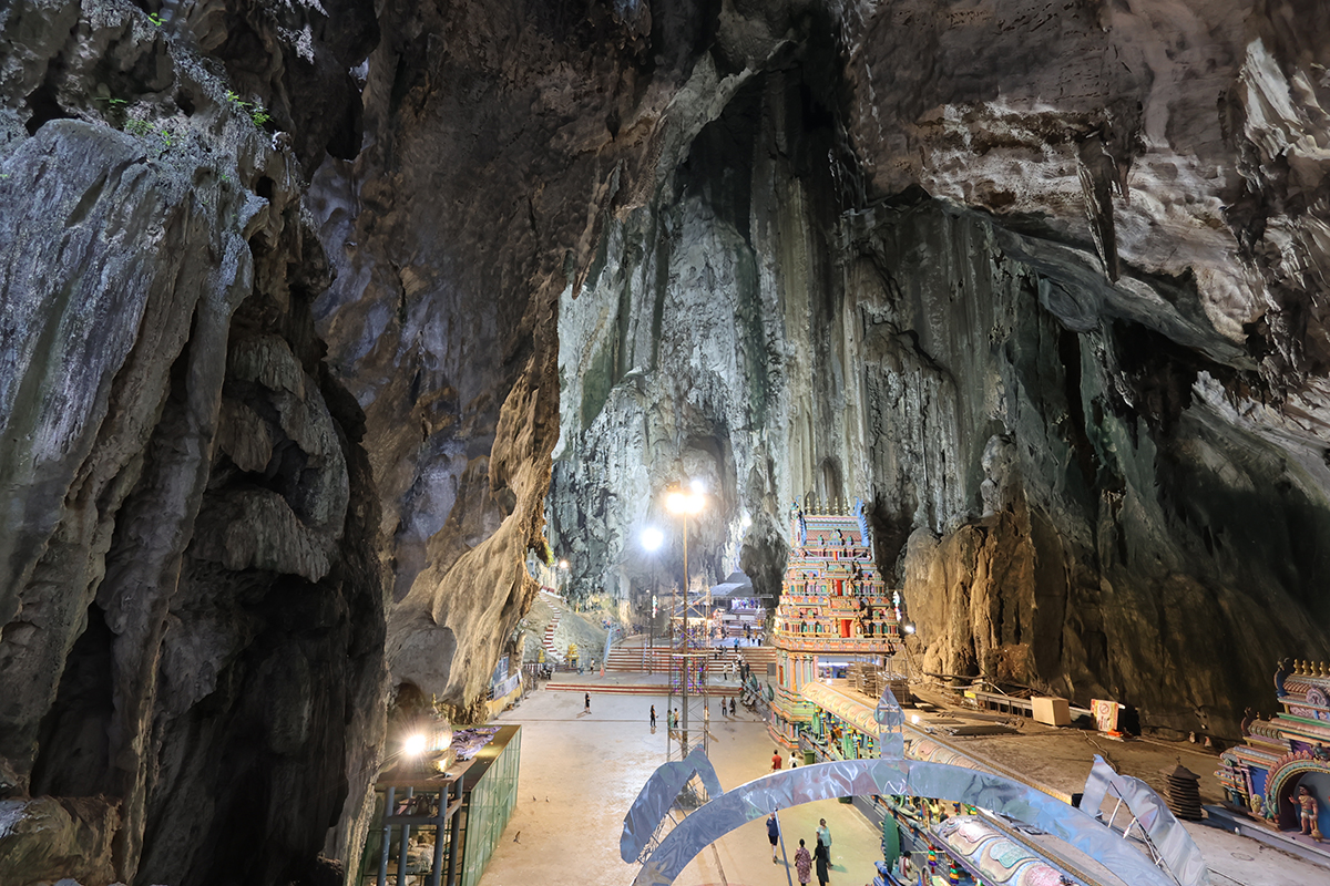 マレーシア クアラルンプールにあるバツー洞窟にて(洞窟内)