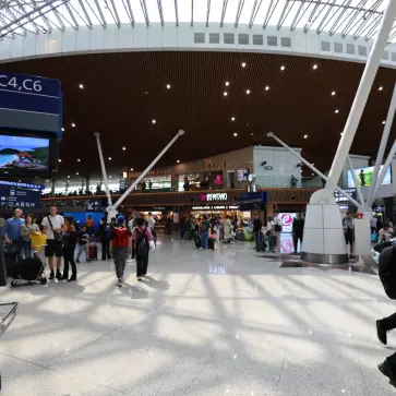 マレーシア クアラルンプール国際空港（KLIA）の到着ロビー