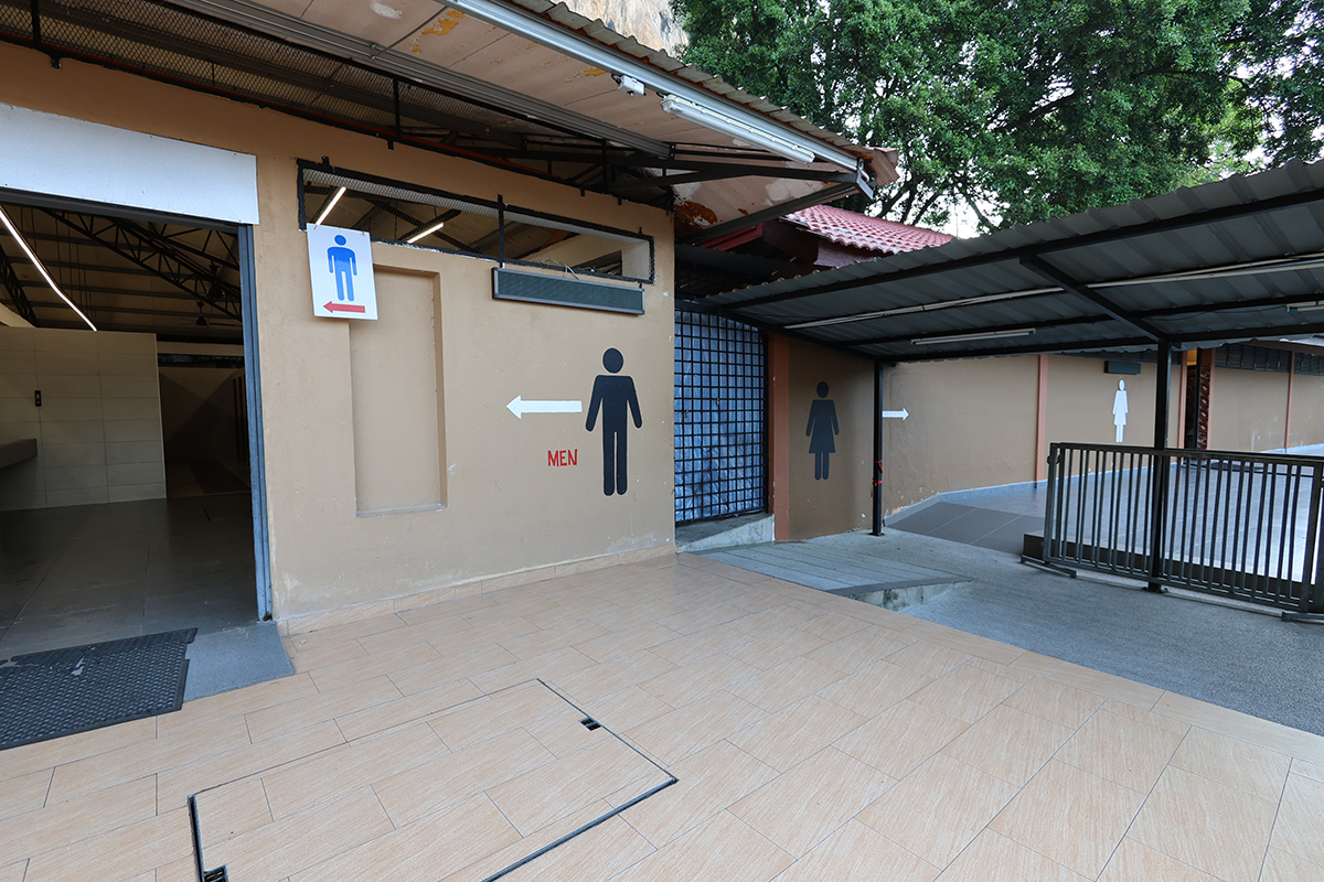 マレーシア クアラルンプールにあるバツー洞窟にて(トイレ)