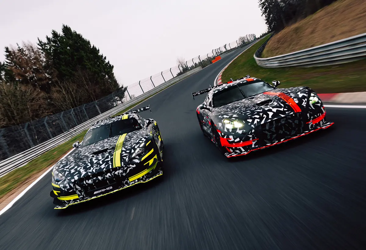 メルセデスAMG ブラックシリーズのティーザー画像（フロント）