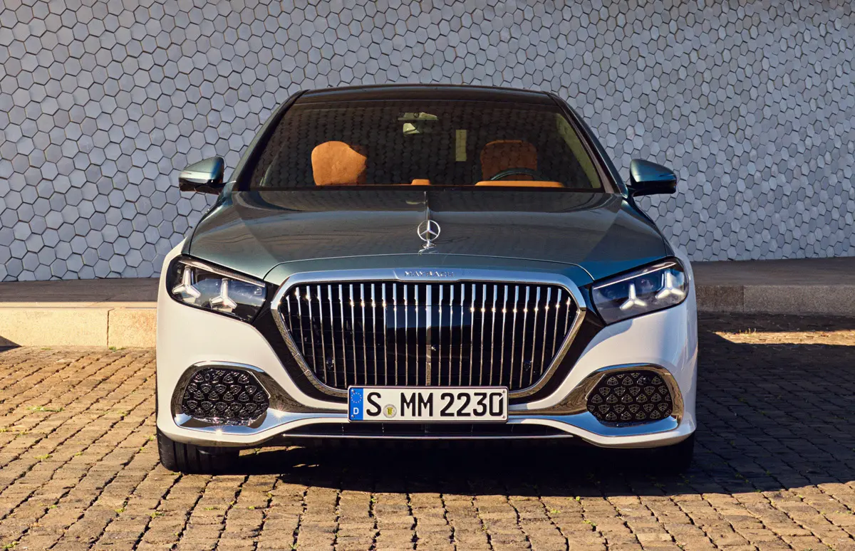 2026年モデルのメルセデス・マイバッハ（正面）