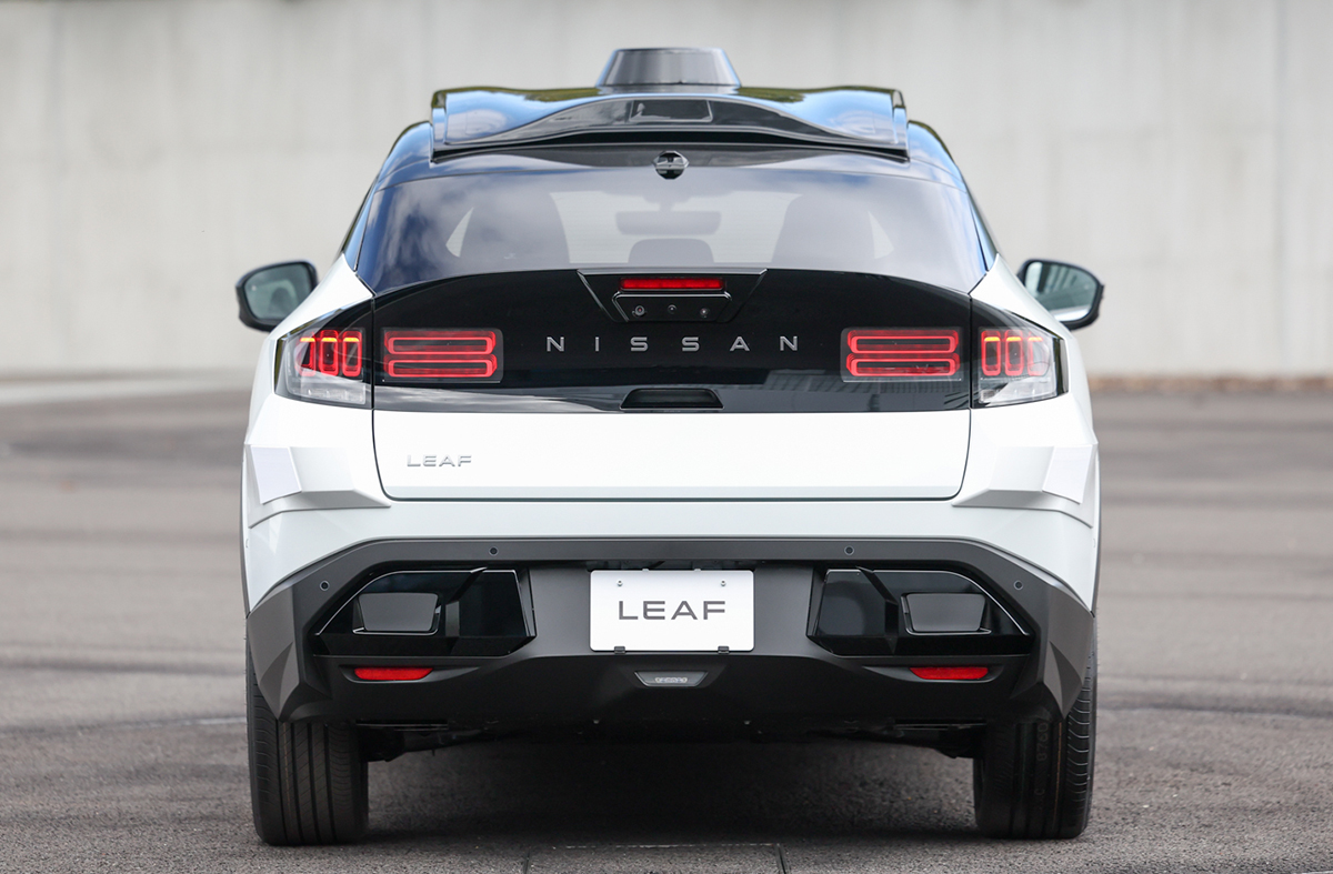 日産リーフをベースにしたロボタクシー（リヤ）