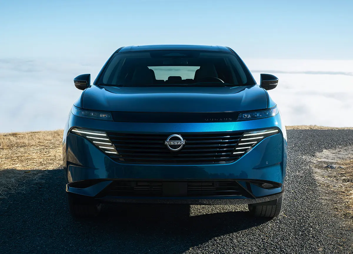 日産ムラーノ（米国仕様）のフロント / ブルー